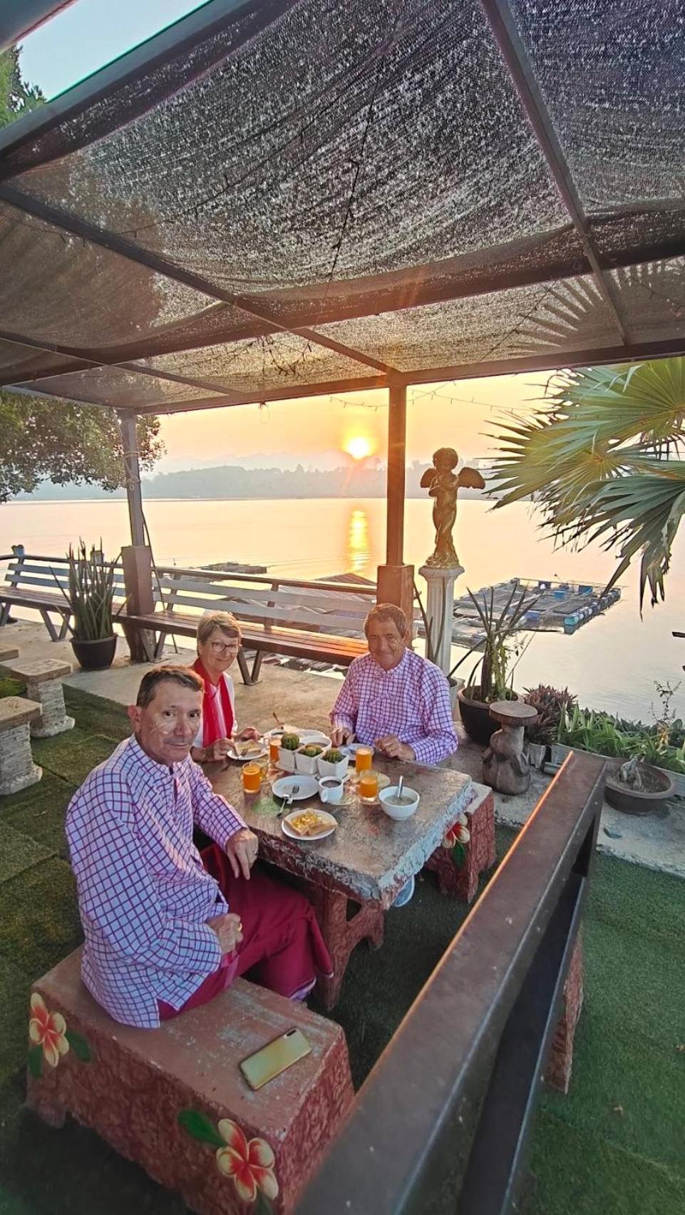 Baan Dongsak River View Sangkhla Buri Eksteriør billede